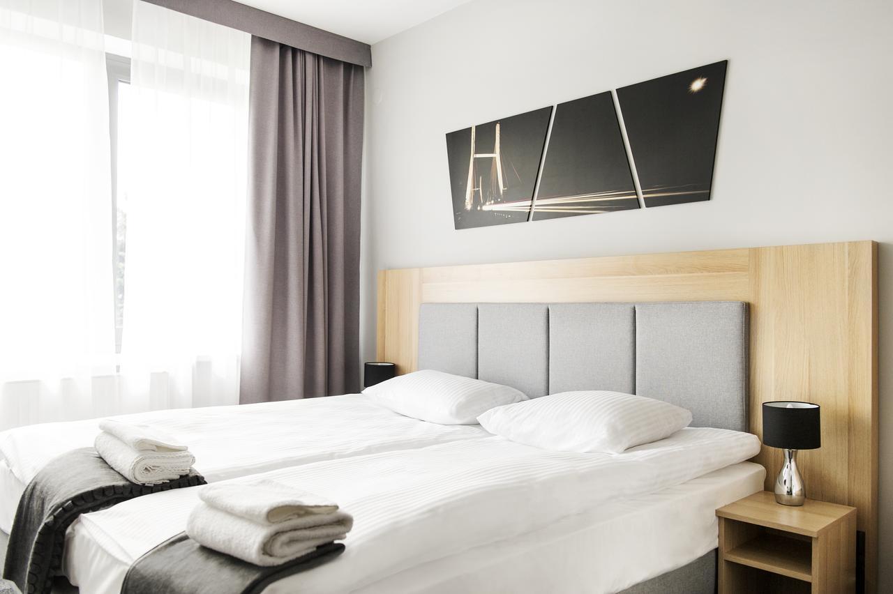 Waw Hotel Airport Okecie Warsaw Ngoại thất bức ảnh